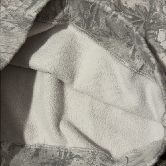 Hollister Boxy Camo Crew Sweatshirt - Picture 6 of 9